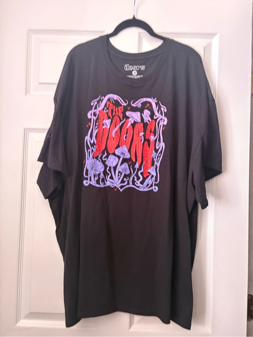 Torrid black red & purple tee “The Doors” with mushrooms SOLD OUT size 4X